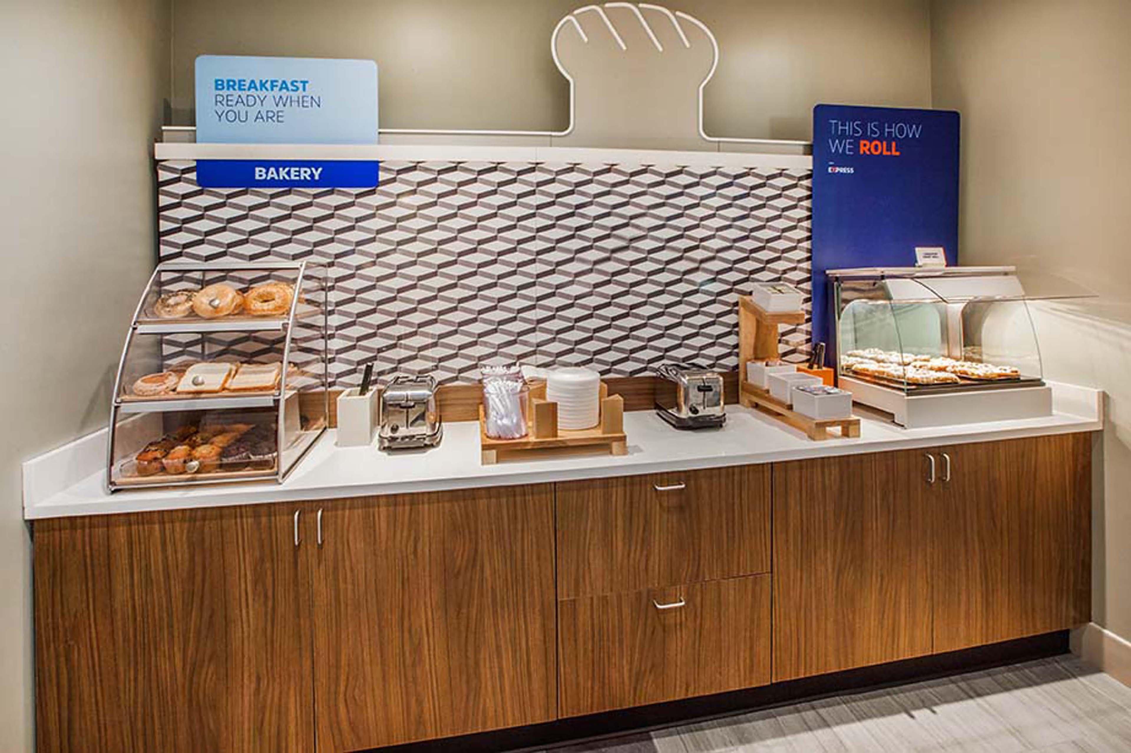 Holiday Inn Express Hotel & Suites Louisville East By Ihg מראה חיצוני תמונה
