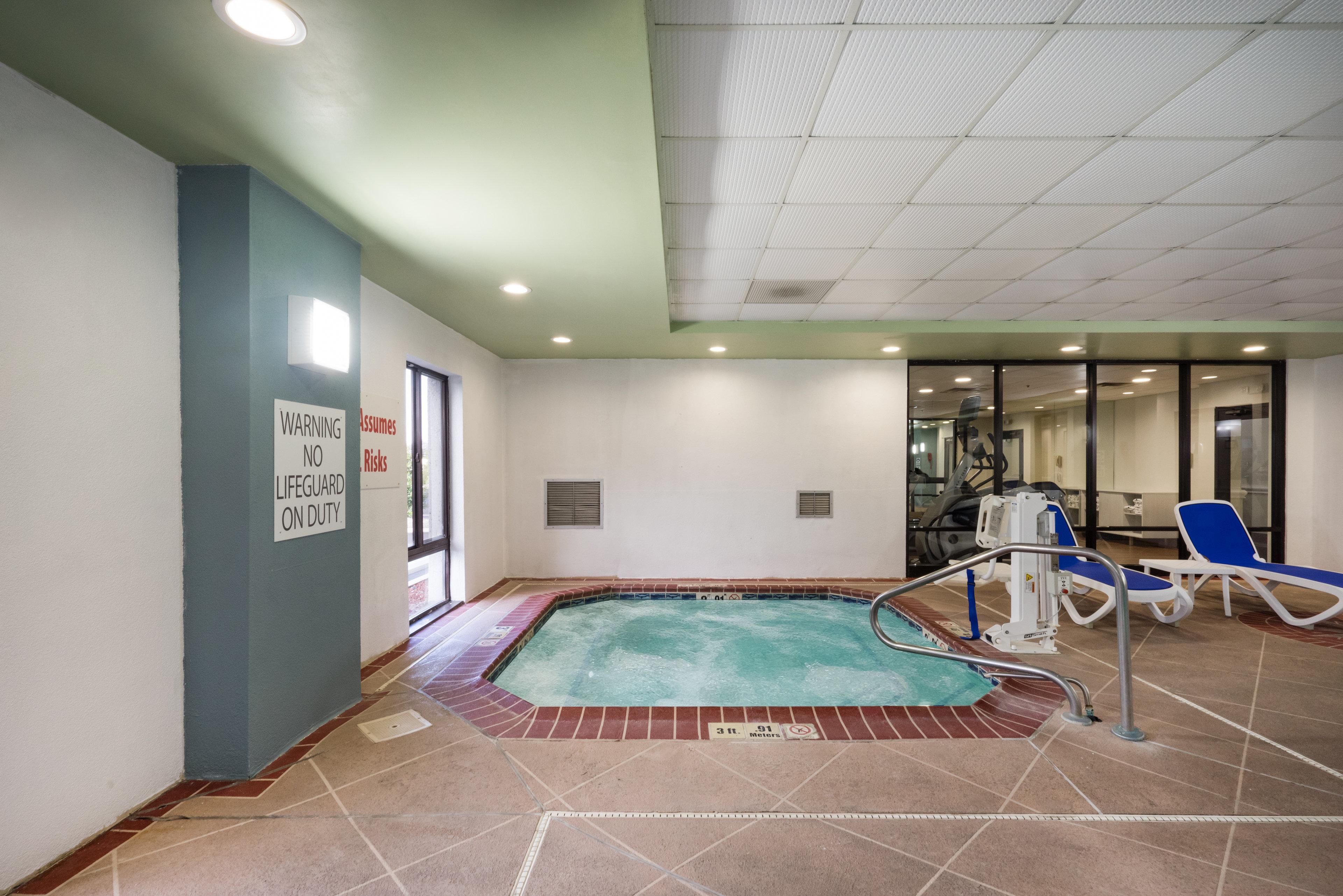 Holiday Inn Express Hotel & Suites Louisville East By Ihg מראה חיצוני תמונה