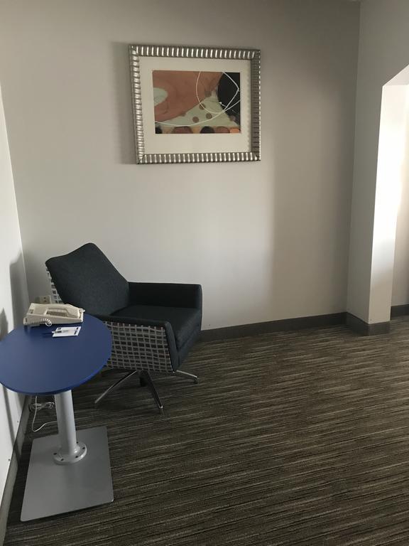 Holiday Inn Express Hotel & Suites Louisville East By Ihg מראה חיצוני תמונה