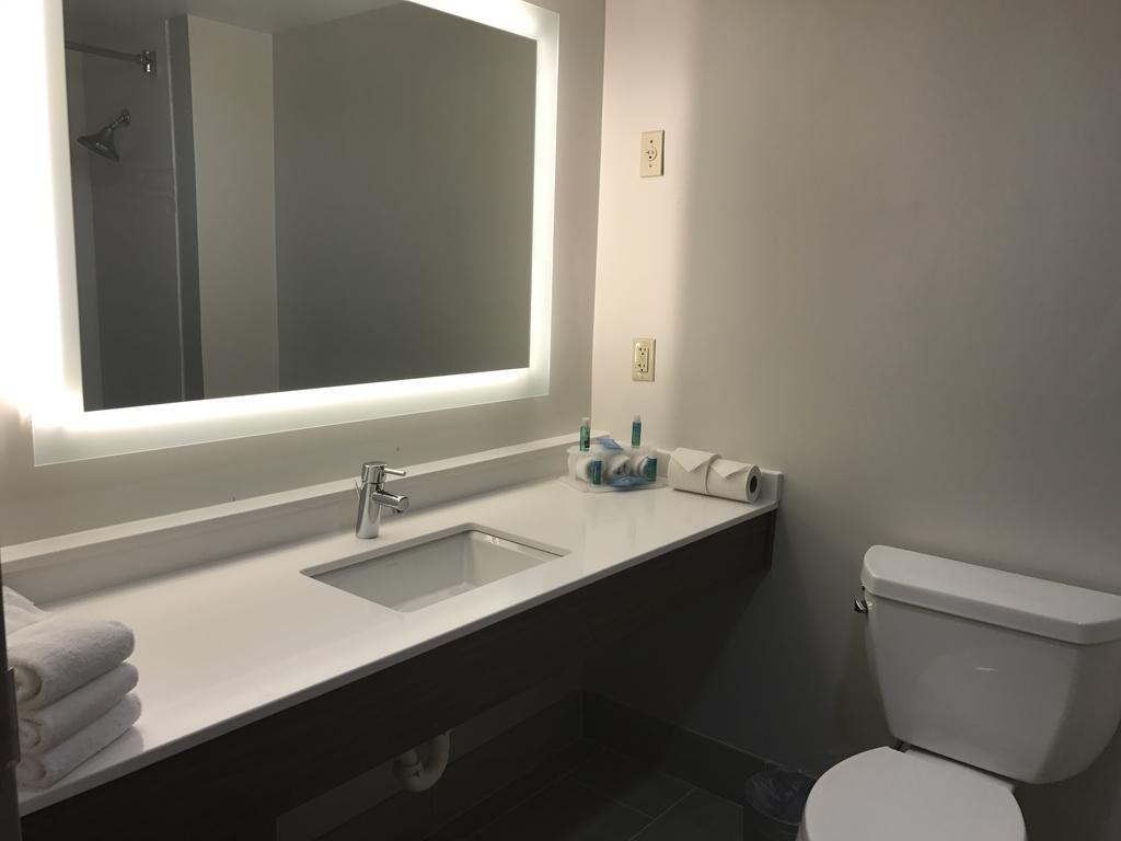 Holiday Inn Express Hotel & Suites Louisville East By Ihg מראה חיצוני תמונה