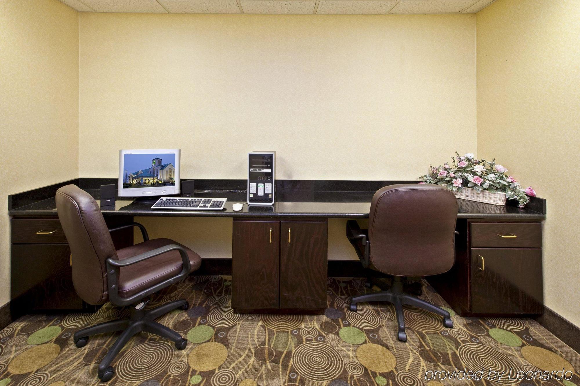Holiday Inn Express Hotel & Suites Louisville East By Ihg מראה חיצוני תמונה